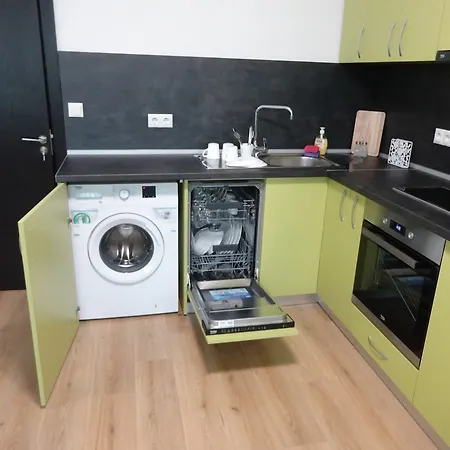 Apollo Apartment *